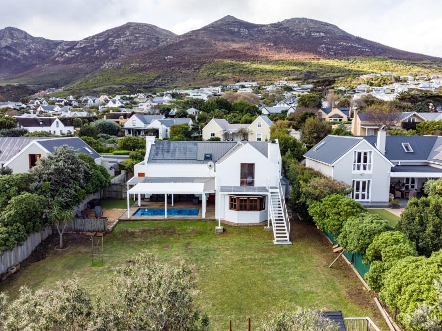 3 Bedroom Property for Sale in Noordhaven Western Cape